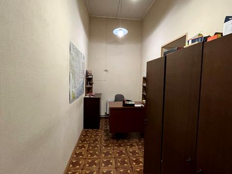 комерційна за адресою Центральна, 15