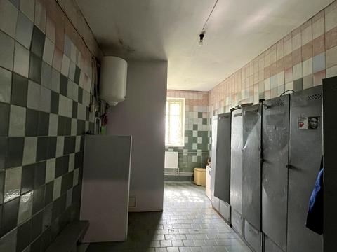 комерційна за адресою Центральна, 15