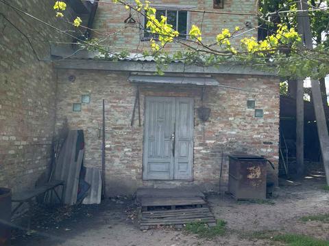комерційна за адресою Центральна, 15