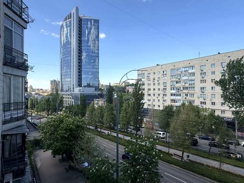квартира по адресу Леси Украинки бульв., 10