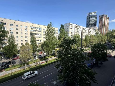 квартира по адресу Леси Украинки бульв., 10