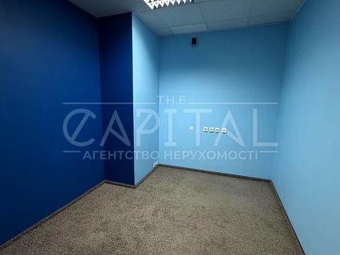 комерційна за адресою Богдана Хмельницького вул., 55а
