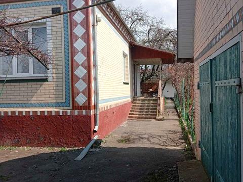будинок за адресою Центральна вул., 2