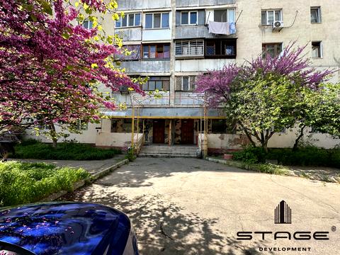 комерційна за адресою Академіка Корольова вул., 48