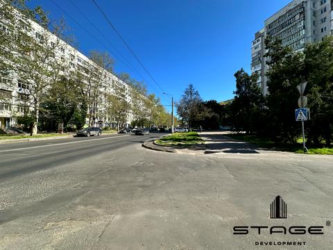 комерційна за адресою Академіка Корольова вул., 48