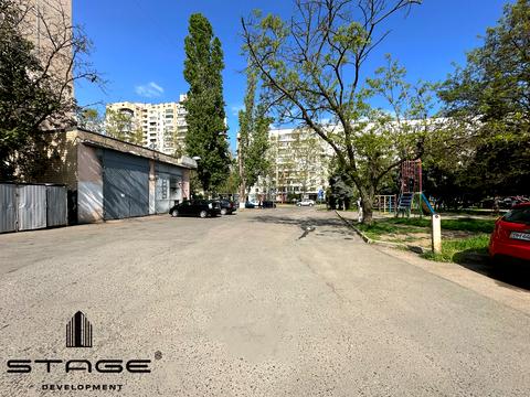 комерційна за адресою Академіка Корольова вул., 48