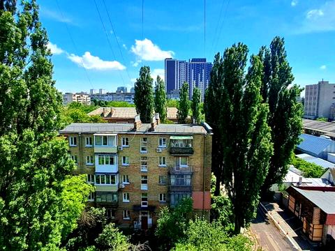 квартира за адресою Академіка Возіанова вул. (Академіка Карпинського), 10