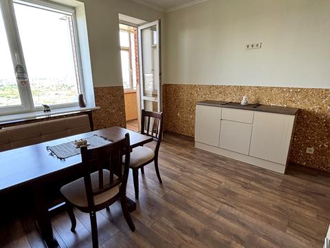 квартира за адресою Ревуцького вул., 9