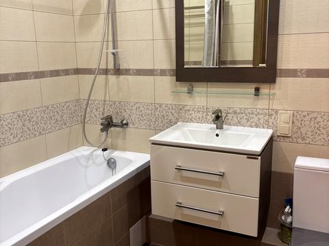 квартира за адресою Ревуцького вул., 9