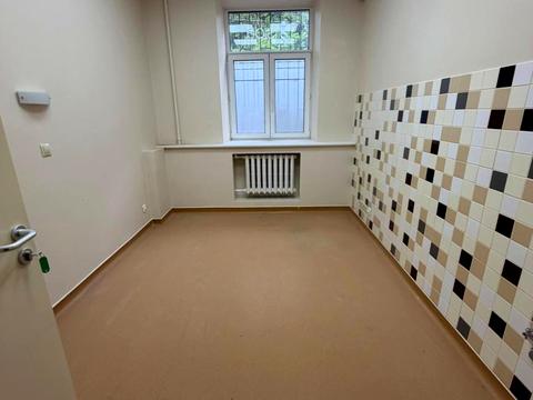 комерційна за адресою Круглоуніверситетська вул., 13