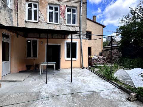 будинок за адресою В'ячеслава Чорновола просп. (), 16-Д