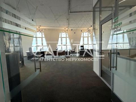 комерційна за адресою Кловський узвіз, 7a