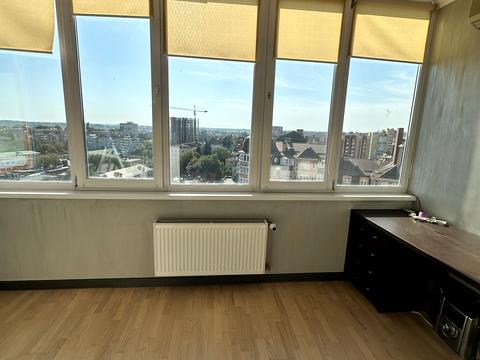 квартира за адресою В'ячеслава Чорновола вул., 1Б