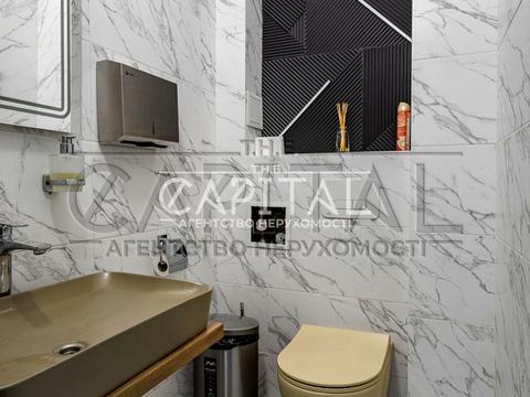 комерційна за адресою Саксаганського вул., 84-86