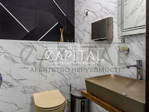 комерційна за адресою Саксаганського вул., 84-86