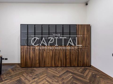 комерційна за адресою Саксаганського вул., 84-86