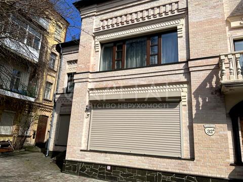 комерційна за адресою Євгена Чикаленка вул. (Пушкінська), 32-Б