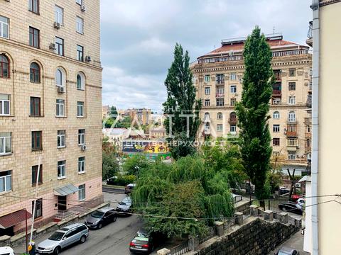 комерційна за адресою Лютеранська вул., 10-А