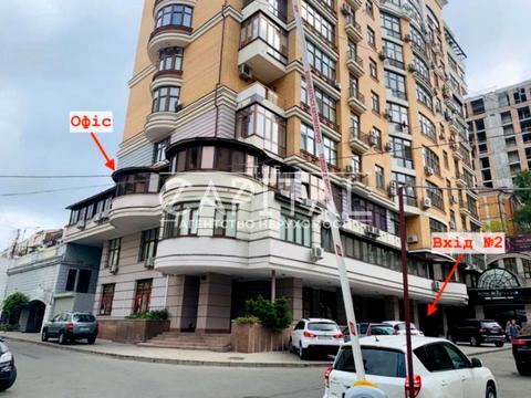 комерційна за адресою Лютеранська вул., 10-А