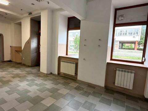 комерційна за адресою Вʼячеслава Чорновола просп. (), 23
