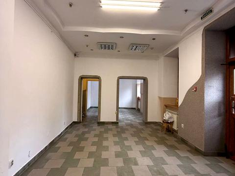 комерційна за адресою Вʼячеслава Чорновола просп. (), 23