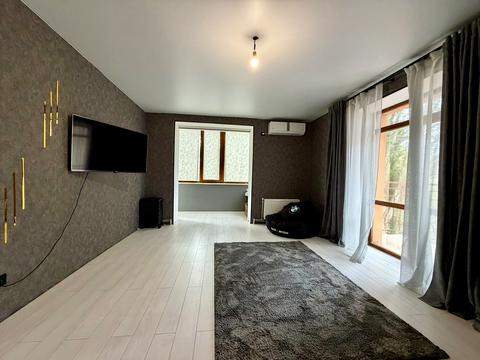 квартира за адресою Космонавтів вул., 66/2