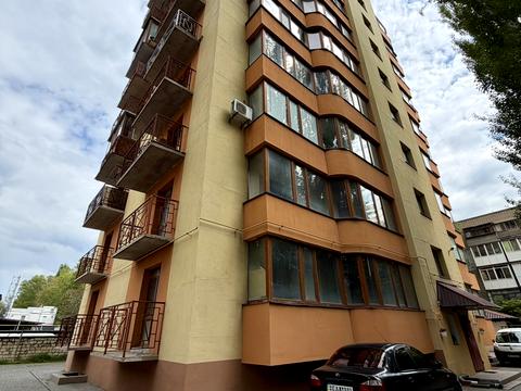 квартира за адресою Космонавтів вул., 66/2