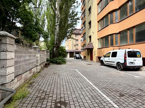 квартира за адресою Космонавтів вул., 66/2