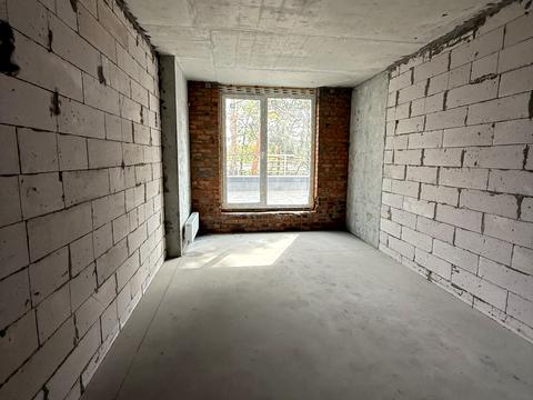 1866153752746697