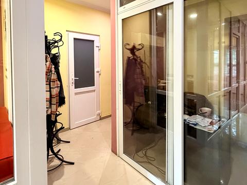 комерційна за адресою Степана Бандери вул., 35