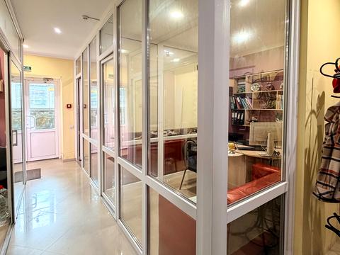 комерційна за адресою Степана Бандери вул., 35