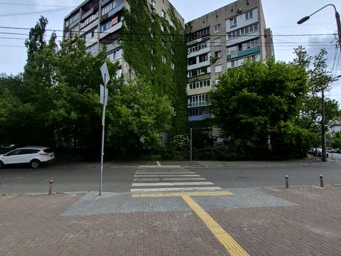 комерційна за адресою Почайнинська вул., 62