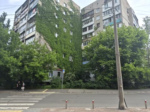 комерційна за адресою Почайнинська вул., 62