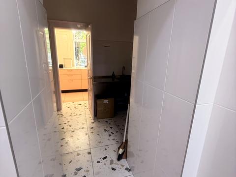 комерційна за адресою Всеволода Змієнка вул., 6