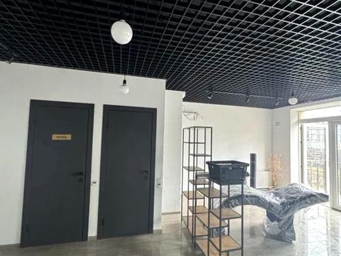 комерційна за адресою Перлинна вул., 2