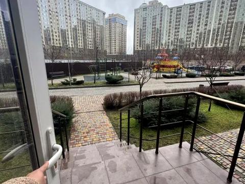 комерційна за адресою Перлинна вул., 2