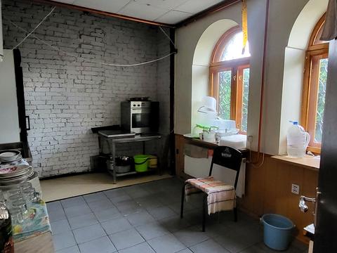 комерційна за адресою Байрона просп., 136