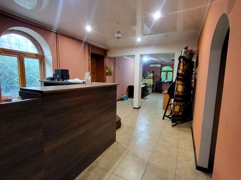комерційна за адресою Байрона просп., 136