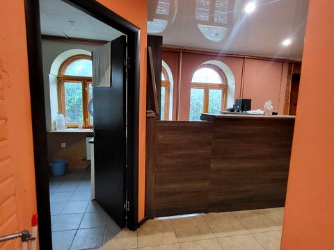 комерційна за адресою Байрона просп., 136