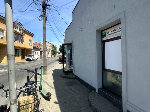 комерційна за адресою Міклоша Берчені вул., 2