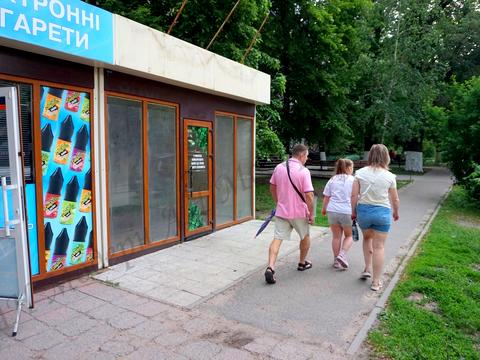 комерційна за адресою Олега Адамовського вул. (Камська), 2
