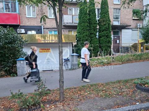 комерційна за адресою Дегтярівська вул., 9