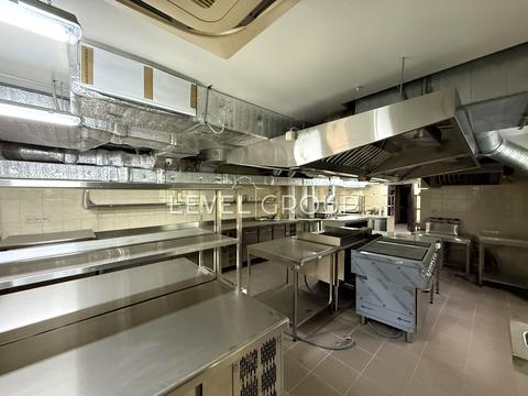 комерційна за адресою Лесі Українки бульв., 5