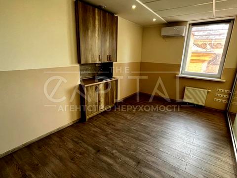 комерційна за адресою Ділова вул. (Димитрова), 2-Б