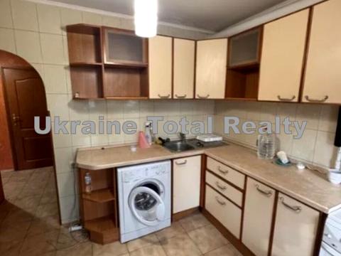 квартира за адресою Зодчих вул., 44