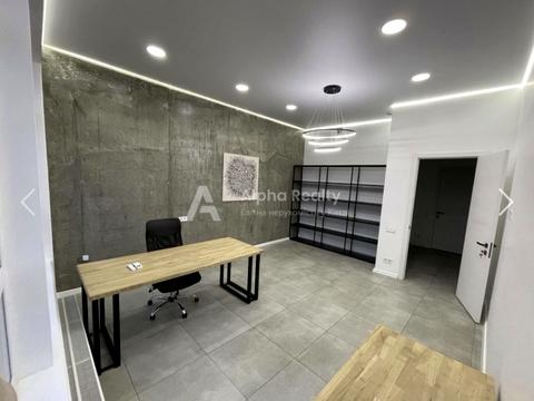 комерційна за адресою Кловський узвіз, 7a
