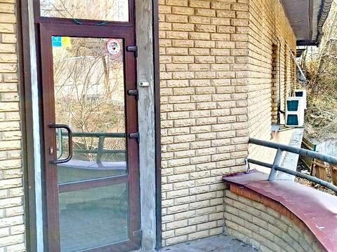 комерційна за адресою Євгена Коновальця вул. (Щорса), 32-Г