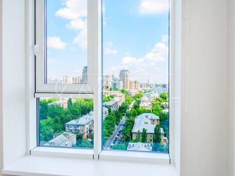 комерційна за адресою Джона Маккейна вул. (Івана Кудрі), 26