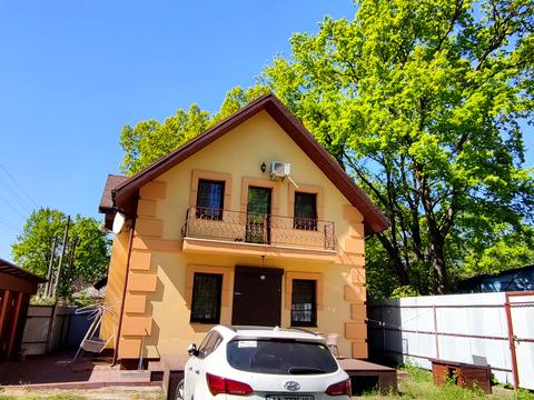 будинок за адресою смт. Козин, Весняна