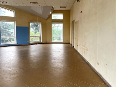 комерційна за адресою Залізнична вул., 11
